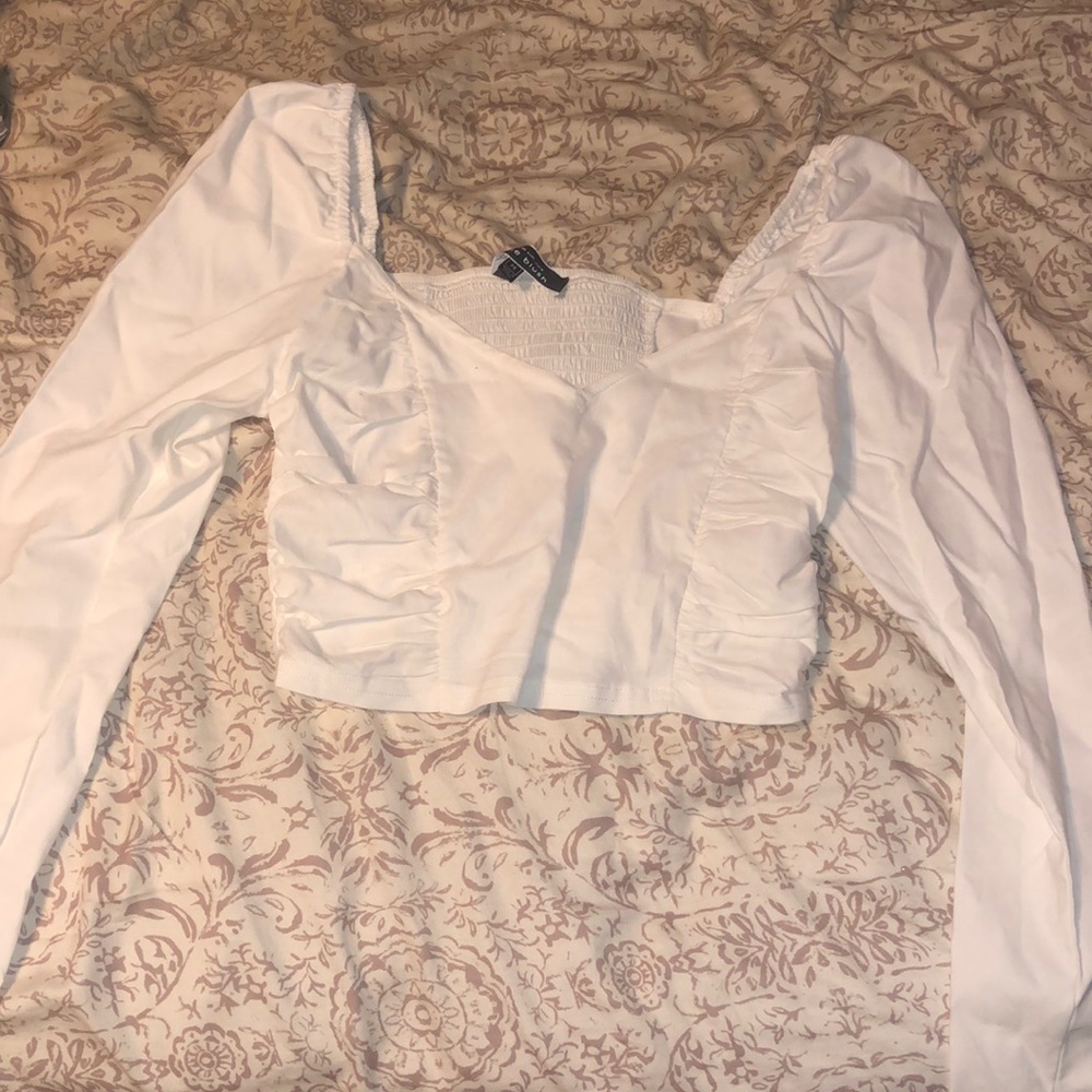 White long sleeve crop top